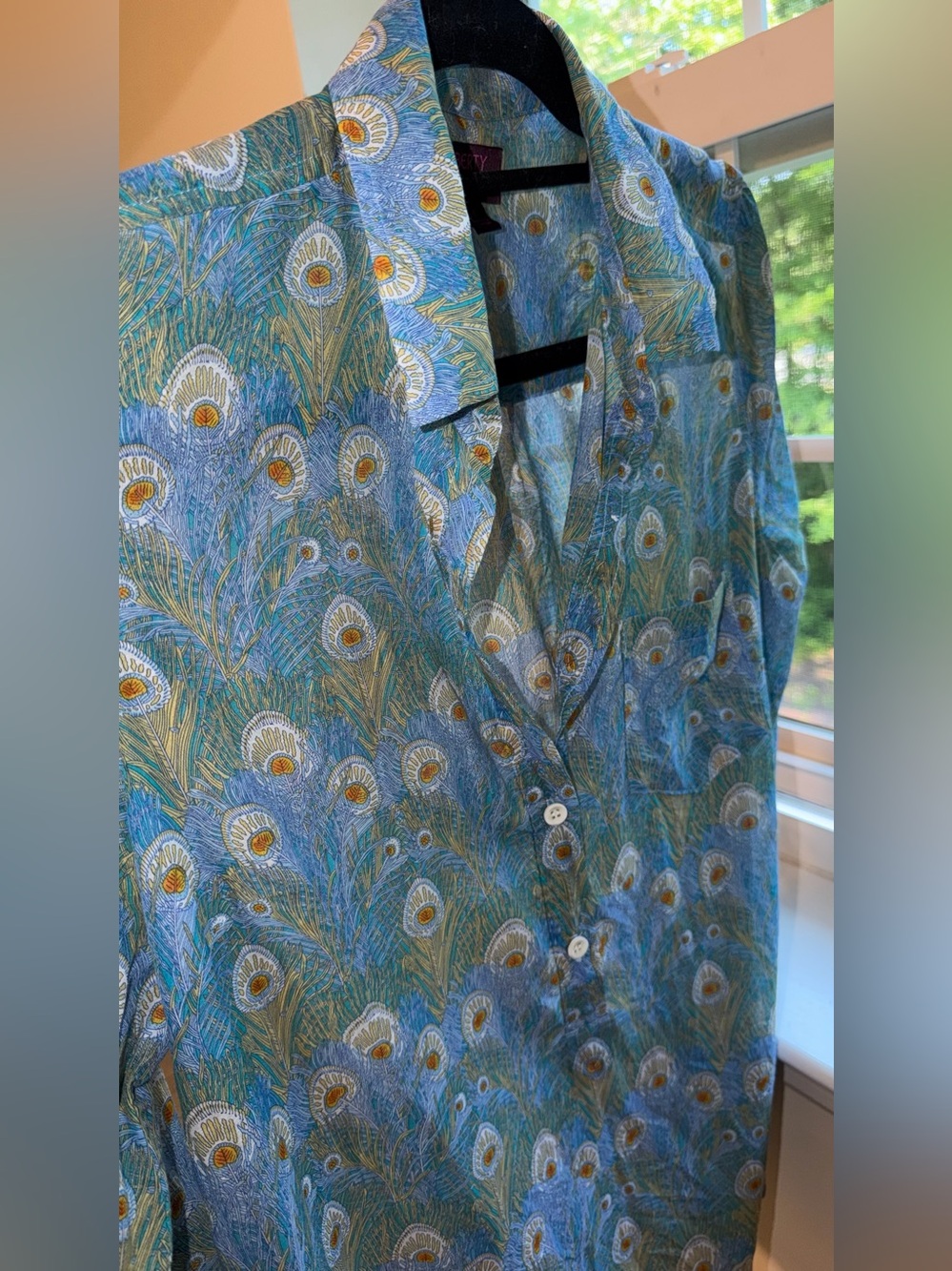 J. Crew Light Blue Peacock-Print Button-Down Cotton/Silk Shirt. Size 6 - Picture 8 of 10
